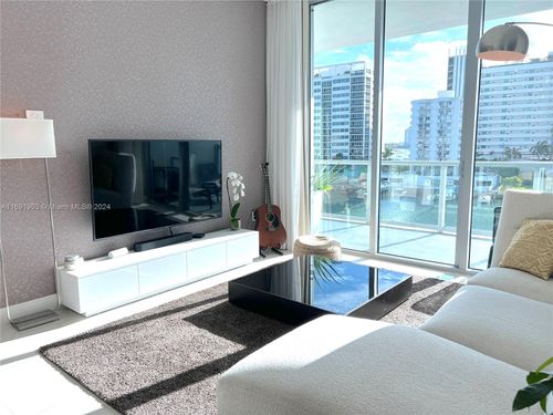 apt-605-7928 East Dr, North Bay Village, FL, 33141-5682 | Card Image