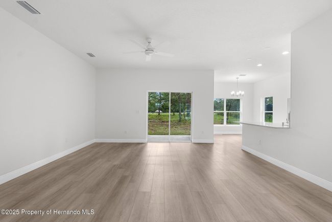 12331 Fulmar Rd, House other with 3 bedrooms, 2 bathrooms and null parking in WEEKI WACHEE FL | Image 12
