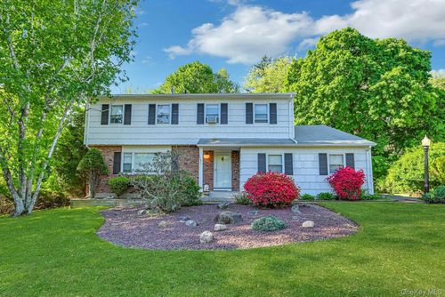 5 Catawba Dr, West Nyack, NY, 10994-2304 | Card Image