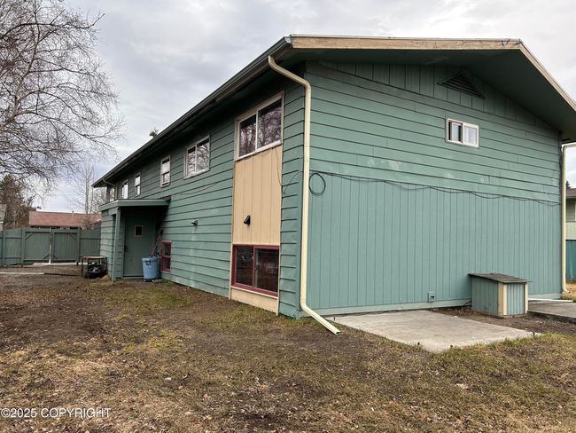 Side yard | Image 4
