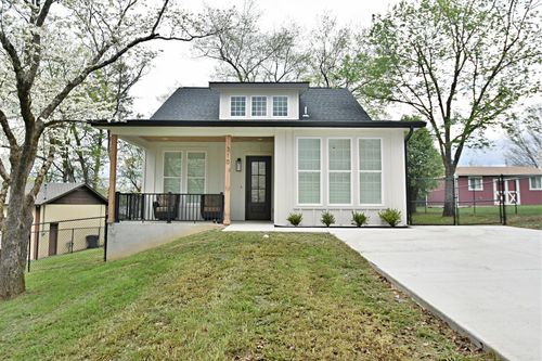 310 Valley Dr, Pigeon Forge, TN, 37863-3742 | Card Image