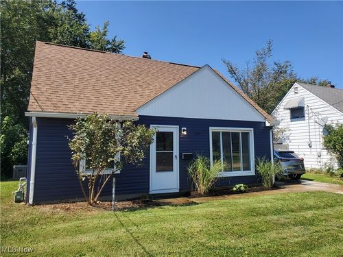 5348 W 147th St, Brook Park, OH, 44142-1714 | Card Image