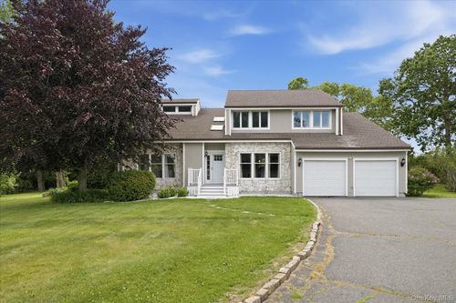 117 Southfield Rd, Baiting Hollow, NY, 11933-1451 | Card Image