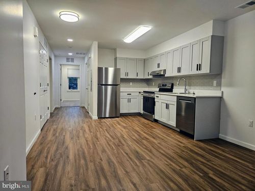 113-200 Hamilton Ave, Trenton, NJ, 08609-2706 | Card Image