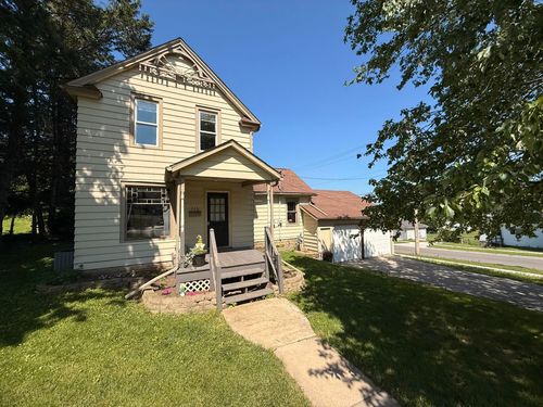 738 Main St, Darlington, WI, 53530-1207 | Card Image