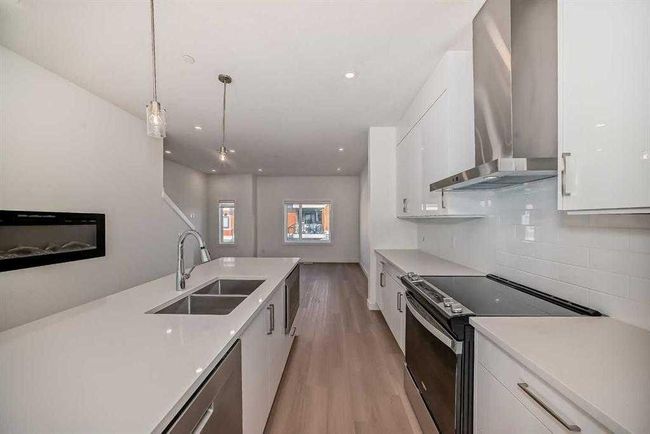 330 Sage Hill Cir Nw, Townhouse with 3 bedrooms, 2 bathrooms and 3 parking in Calgary AB | Image 4