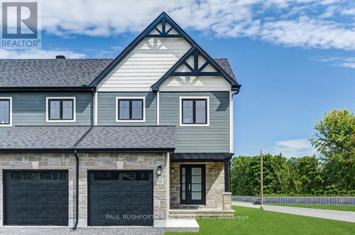 207 Peacock Drive, Russell, ON, K4R0A1 | Card Image