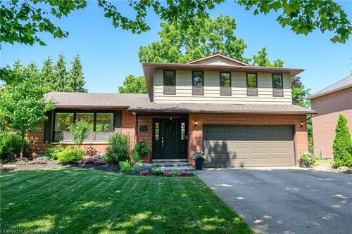 54 Driftwood Crt, Grimsby, ON, L3M4Y1 | Card Image