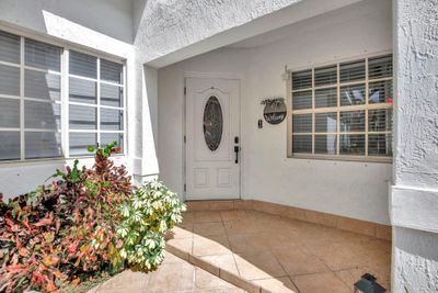 651 Sw 176th Ave, House other with 4 bedrooms, 2 bathrooms and null parking in Pembroke Pines FL | Image 2