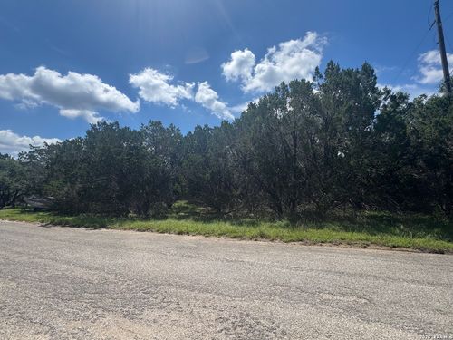 300 Dorothy Dr, Canyon Lake, TX, 78133-6002 | Card Image