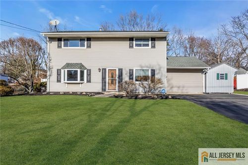 68 Hastings Rd, Kendall Park, NJ, 08824-1162 | Card Image