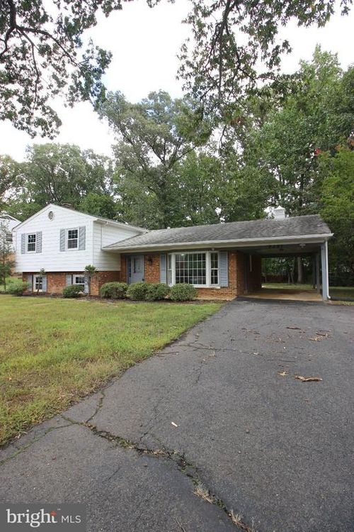 2391 Cedar Ln, Vienna, VA, 22180-5210 | Card Image