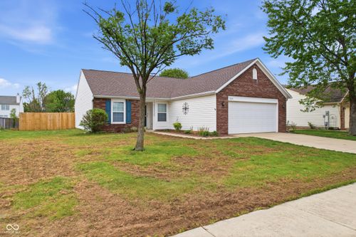 8684 Captain Dr, Avon, IN, 46123-8747 | Card Image