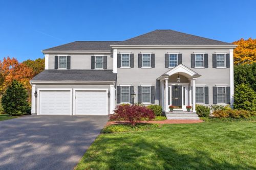 28 Jefferson Rd, Wellesley, MA, 02481-5402 | Card Image