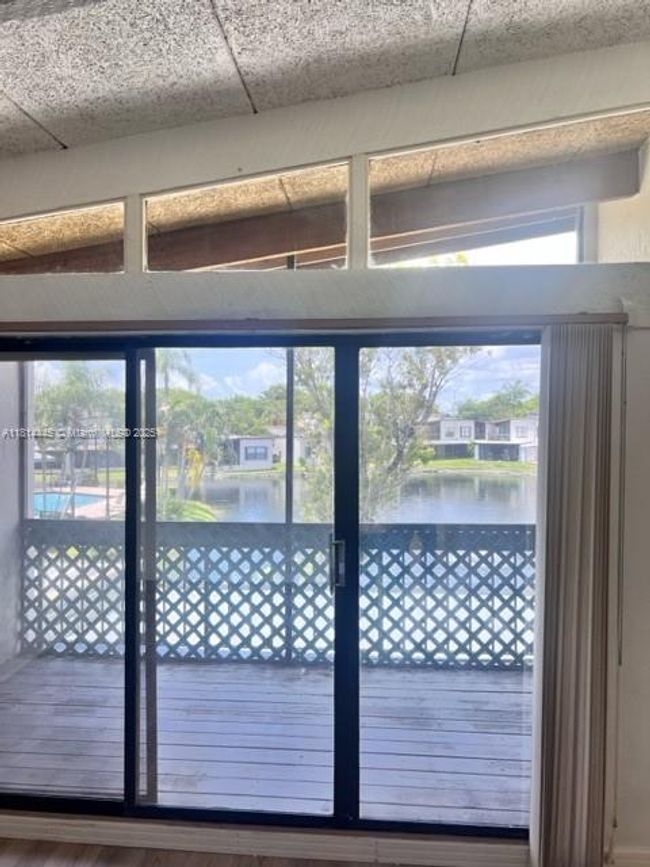 APT-511 - 958 Mockingbird Ln, Condo with 3 bedrooms, 3 bathrooms and null parking in Plantation FL | Image 18