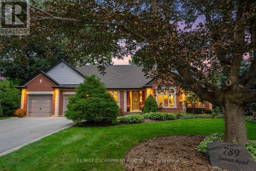 789 Sunset Rd, Burlington, ON, L7T3X3 | Card Image