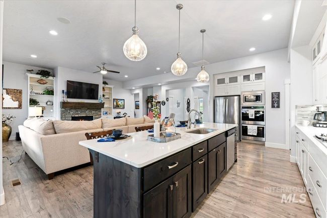 22962 Signature Pointe Ln, House other with 4 bedrooms, 3 bathrooms and 4 parking in Wilder ID | Image 22