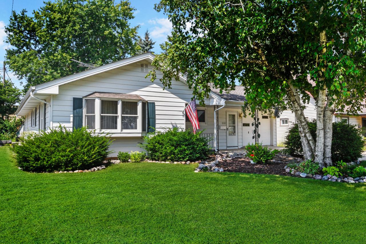 Lincoln Dr, West Bend, WI 53095 #1