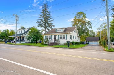 25 Bay Avenue, House other with 3 bedrooms, 1 bathrooms and null parking in Manahawkin NJ | Image 2