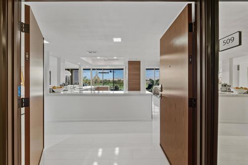 apt-509-899 Island Dr, Rancho Mirage, CA, 92270-3139 | Card Image