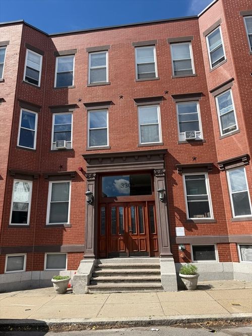 104-330 Summit Ave, Boston, MA, 02135-7559 | Card Image