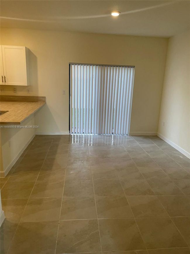 3415 W 112 Th Ter, Townhouse with 3 bedrooms, 3 bathrooms and null parking in Hialeah FL | Image 4