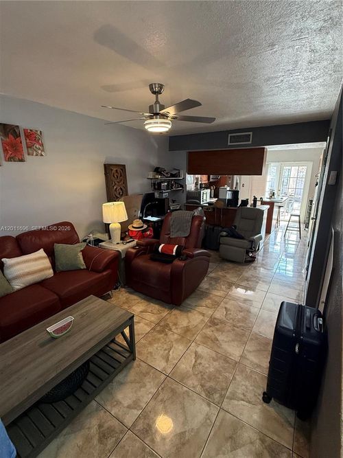 2408-1813 Sw 107th Ave, Miami, FL, 33165-7351 | Card Image