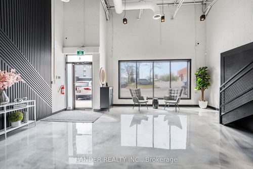 4-110 Pony Dr, Newmarket, ON, L3Y7B6 | Card Image