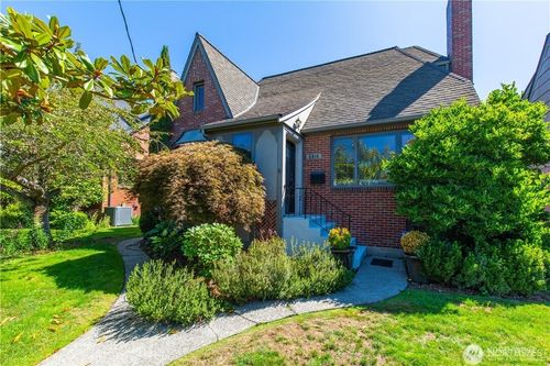 2916 28th Ave W, Seattle, WA, 98199-2706 | Card Image