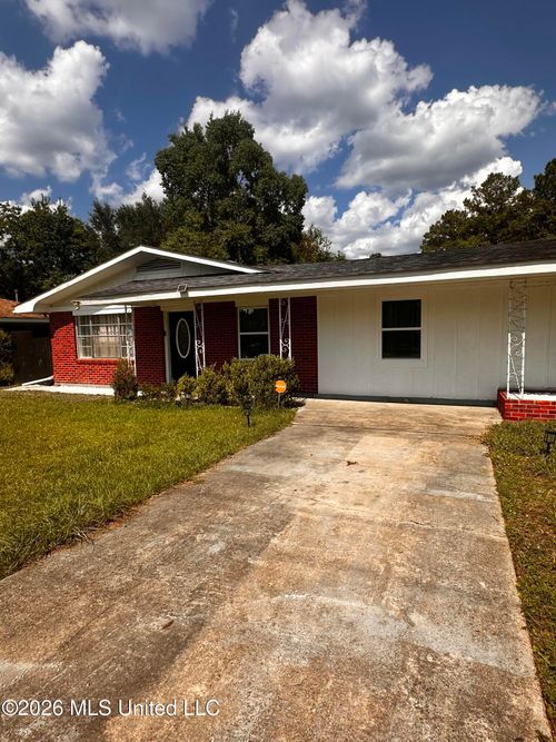 10616 Oak St, Vancleave, MS, 39565-7913 | Card Image