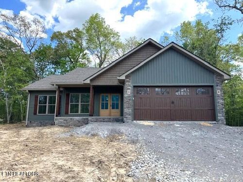 136 Pomeroy Dr, Crossville, TN, 38558-6904 | Card Image