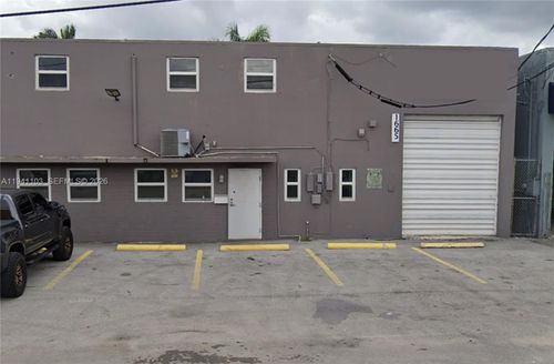 1665 W 33rd Pl, HIALEAH, FL, 33012-4513 | Card Image