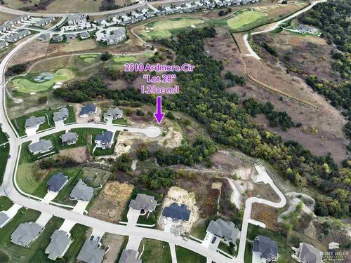 2510 Ardmore Cir, Manhattan, KS, 66503-2619 | Card Image