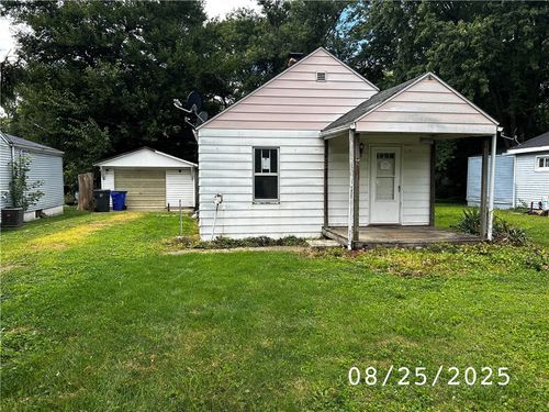 1415 N Dennis Ave, Decatur, IL, 62526-3649 | Card Image