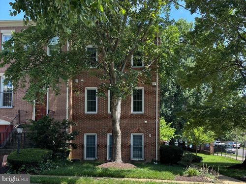2 S Manchester St, ARLINGTON, VA, 22204-1075 | Card Image