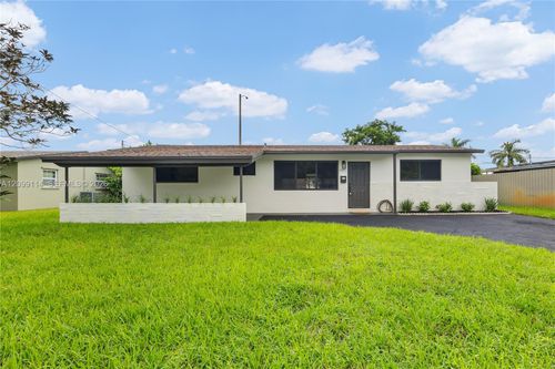6371 Sw 1st Ct, Pembroke Pines, FL, 33023-1203 | Card Image