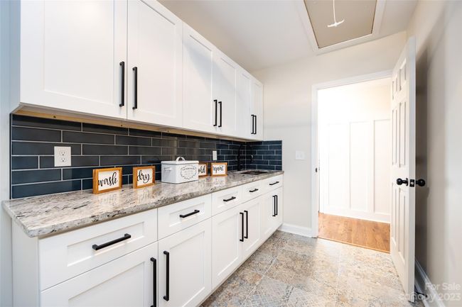 Laundry Room | Image 31