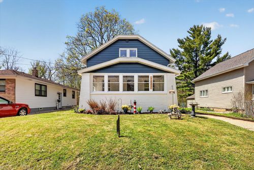 1047 Eastern Ave Ne, Grand Rapids, MI, 49503-1147 | Card Image