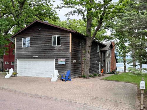 2206 Okoboji Blvd, Milford, IA, 51351-7040 | Card Image