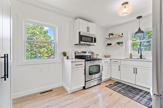 13923 W County Line Rd, House other with 3 bedrooms, 1 bathrooms and null parking in Roanoke IN | Image 7