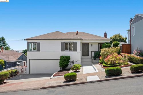 1711 Santa Clara St, Richmond, CA, 94804-5229 | Card Image
