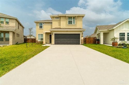 8410 N 34th Ln, Mcallen, TX, 78504-6923 | Card Image