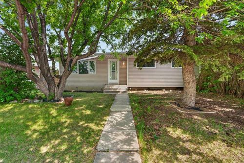 1632 Robson Cres Se, Calgary, AB, T2A1Y7 | Card Image
