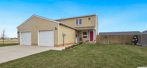 917 Person Street, Laramie, WY, 82070 | Card Image