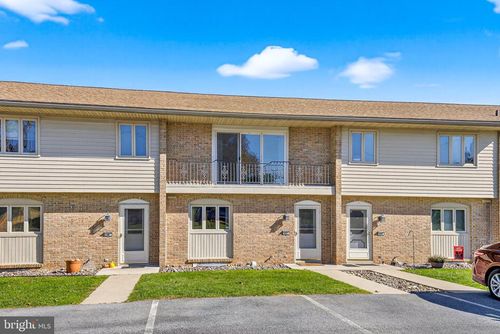 11 Fulton St, AKRON, PA, 17501-1109 | Card Image