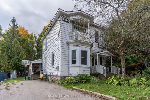 11 Minerva St W, Huntsville, ON, P1H1V6 | Card Image