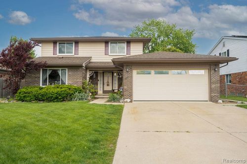 19495 Wherle Dr, Brownstown, MI, 48193-8531 | Card Image