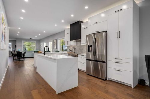 3223 Signal Hill Dr Sw, Calgary, AB, T3H3T4 | Card Image