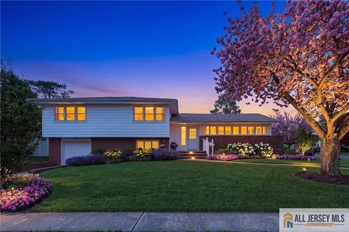 33 Beryl St, South River, NJ, 08882-1804 | Card Image