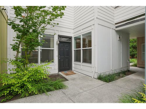 105-2004 Ne Cadbury Ave, Hillsboro, OR, 97006-7575 | Card Image